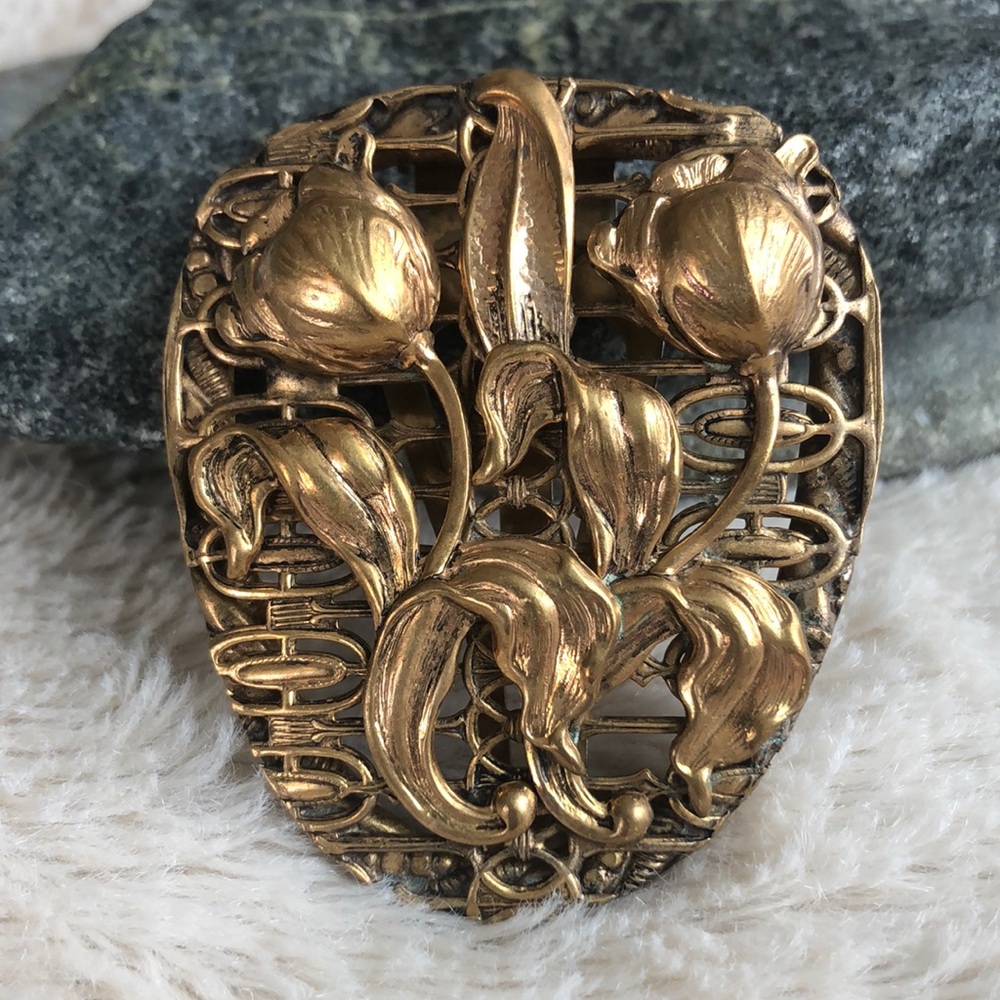 Art Nouveau Deco Brass Repousse Filigree German Style Dress Clip - Picture 6 of 17